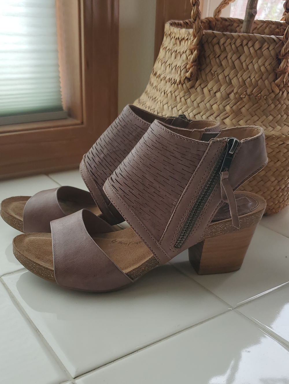 Sofft Milan Block Heel Sandals with Side Zip